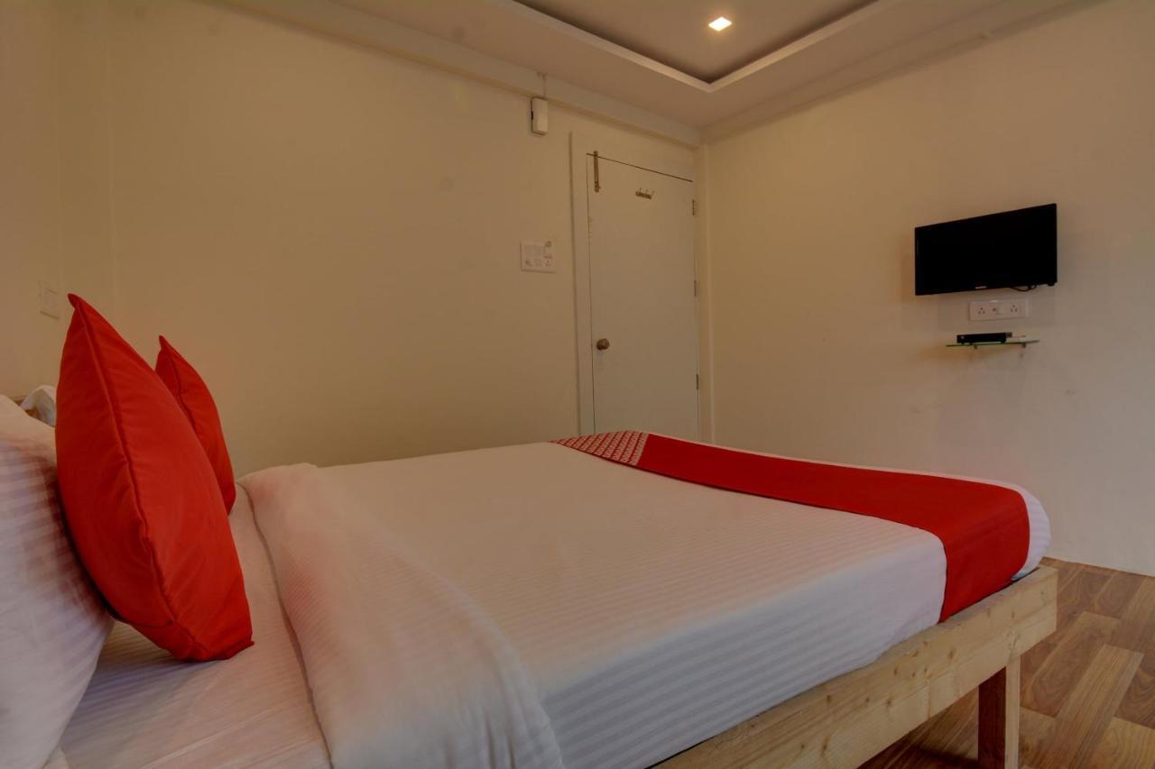 Oyo Flagship 47178 Pakko Inn Pune Exteriör bild